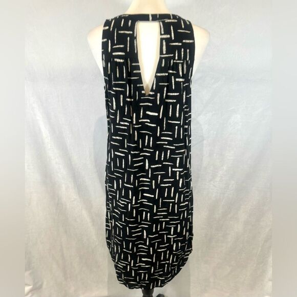Old Navy black and white artistic brush stroke vneck shift dress size medium - Picture 5 of 8